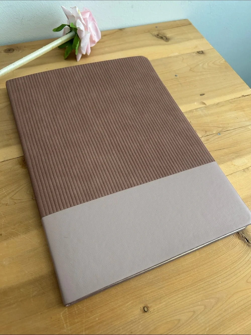 N/A stylish textured